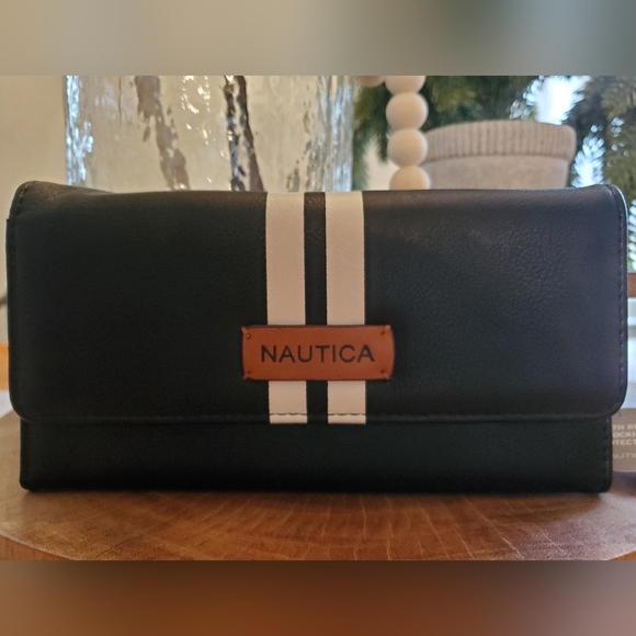 Nautica NWT Women’s RFID Trifold Wallet Black + White + Tan - Picture 2 of 10